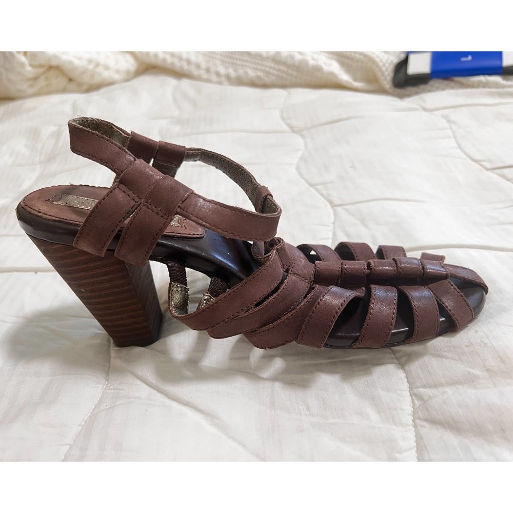 Banana Republic Super Comfortable Leather Sandal Size 7